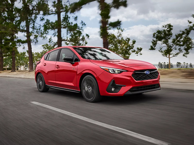 A 2024 Subaru Impreza keep roads safe near Garden City MI