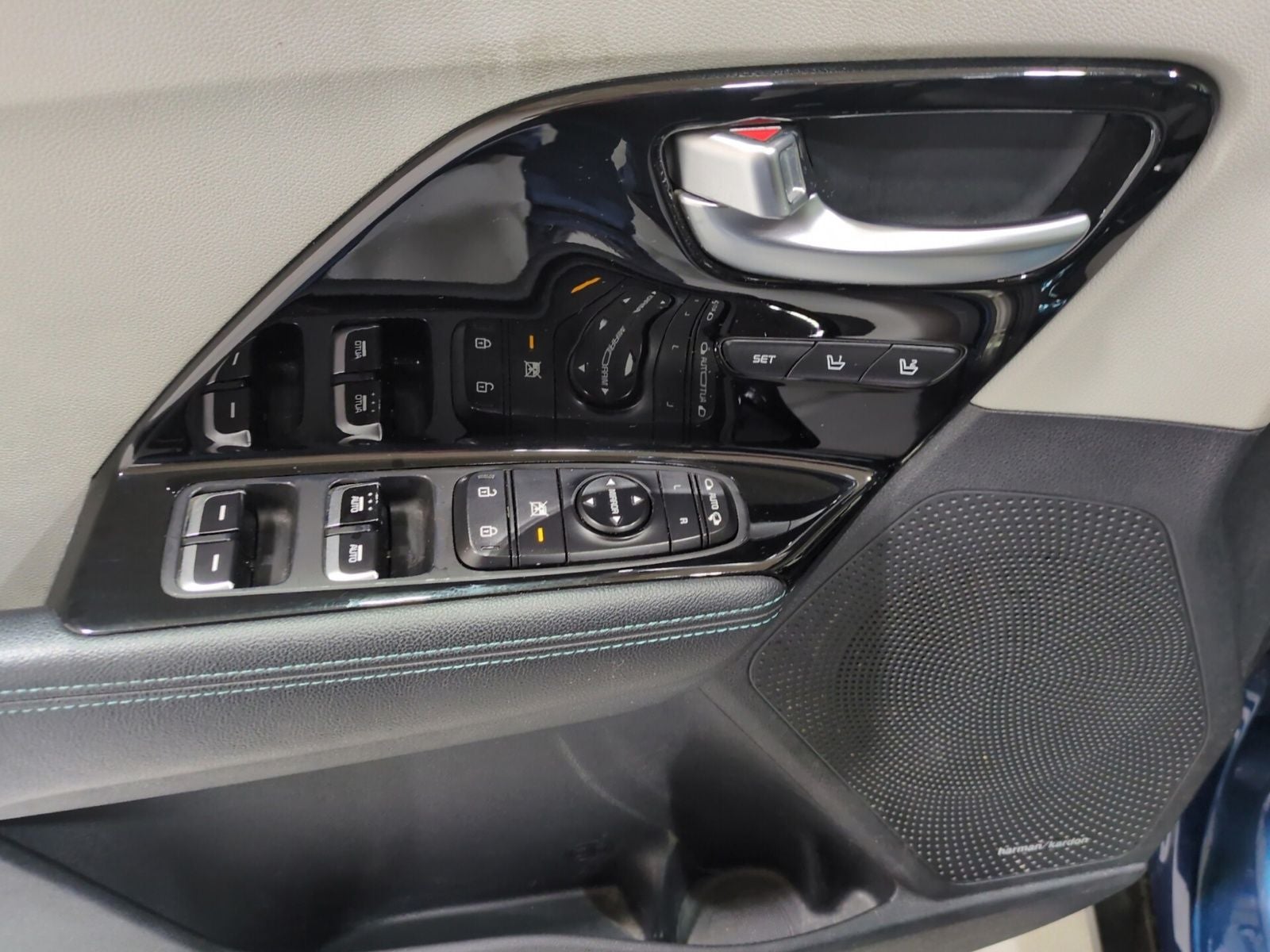 2020 Kia Niro Plug-In Hybrid EX Premium